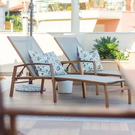 Apartment Summertime Blues *